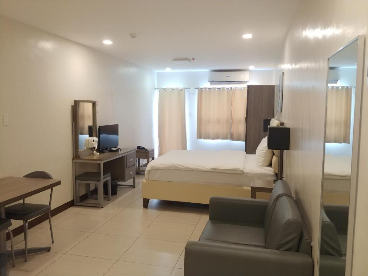 Hotel Merlo Makati City Exterior foto